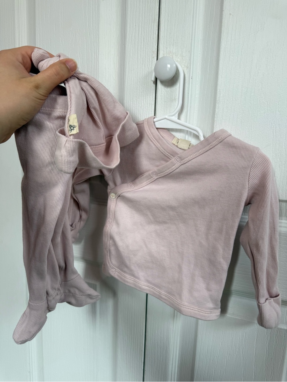 Burts Bee’s 3 piece newborn outfit